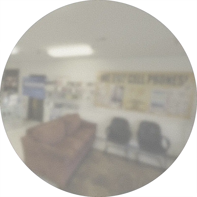 viewing a 360° image of a store with simulated cornea disease (described as looking through opal glass)